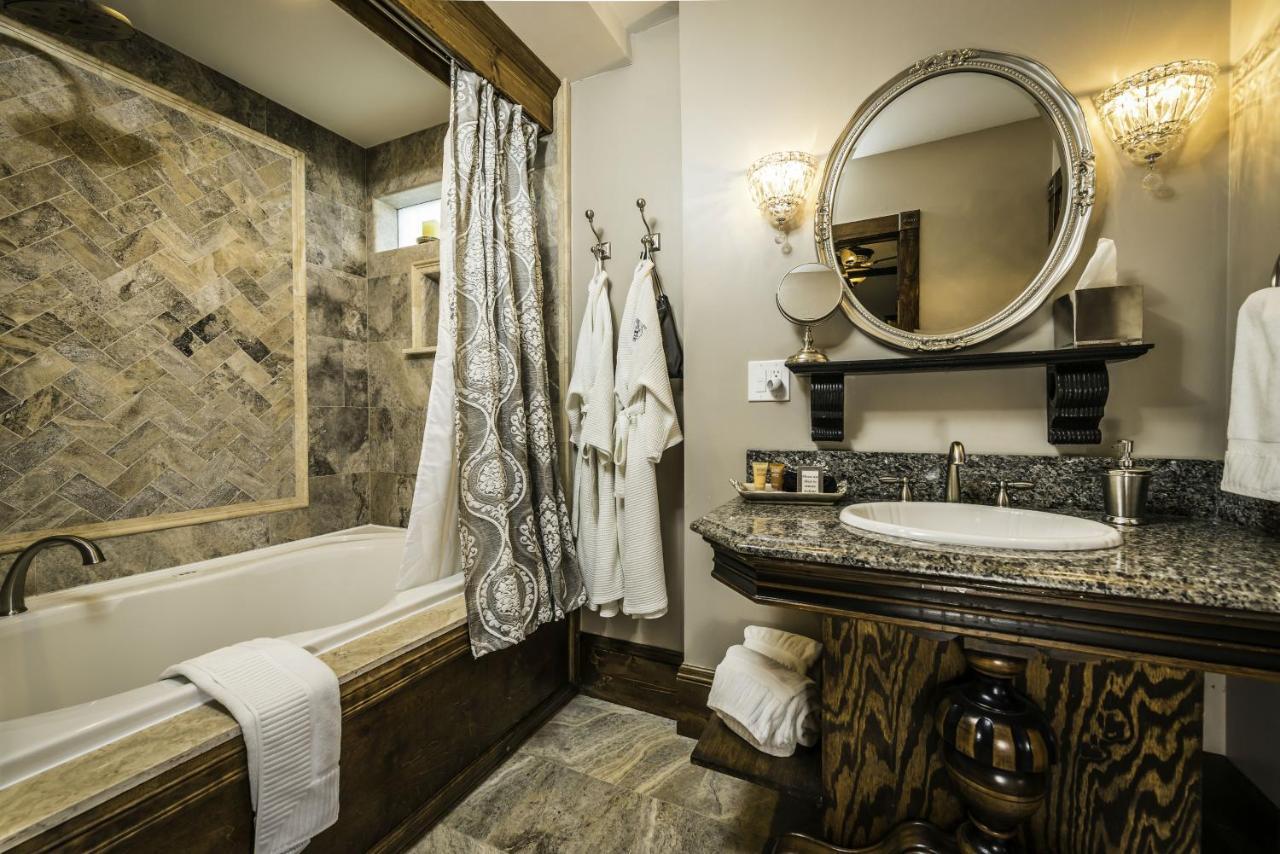 King Room with Spa Bath - Amethyst Room